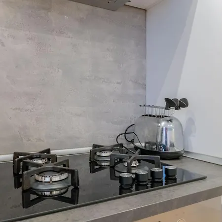 Moda Porta Romana M3 Lodi Tibb Self-check-in شقة